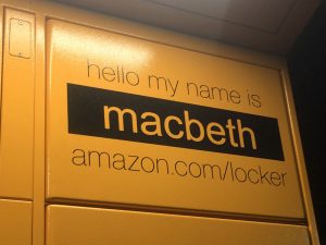 Descubra como você pode escapar das taxas cobradas por hotéis para receber encomendas com o Amazon Locker!