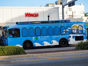Aprenda como usar o trolley grátis da cidade e aproveite Miami sem carro!