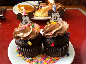 Descubra o que comer na Disney e fuja do tradicional hambúrguer com batata frita!