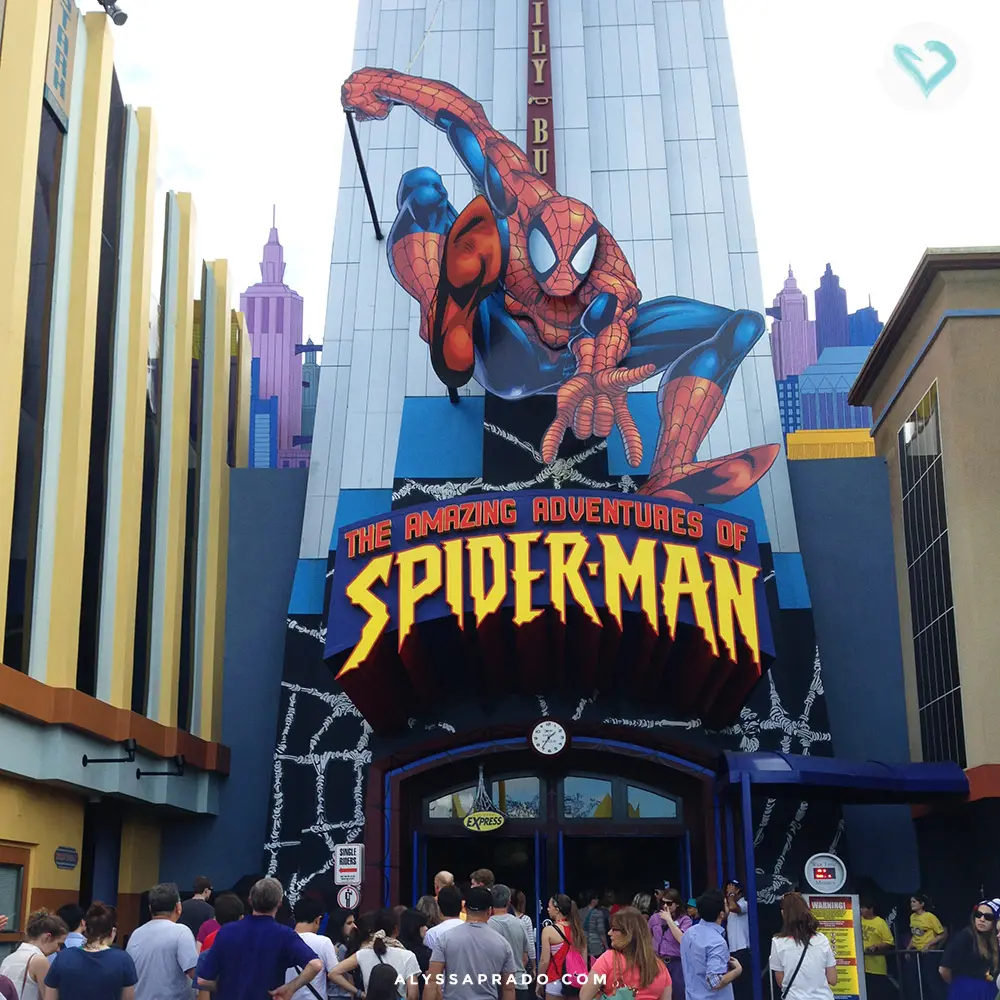 The Spider-Man simulator is one of Universal's oldest and most famous! Don't let the queue scare you, because it's totally worth it! Click on the link and discover 10 things you MUST do on your first trip to Orlando!