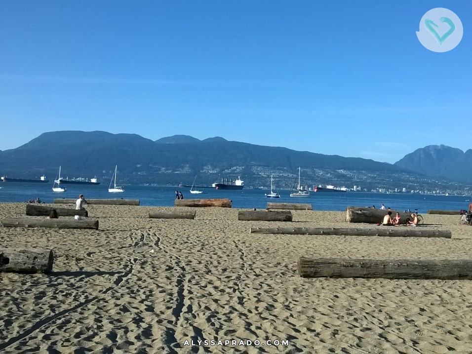 No Canadá faz calor e tem praia sim! Vem descobrir outras razões para visitar Vancouver na sua próxima viagem, é só clicar no link!