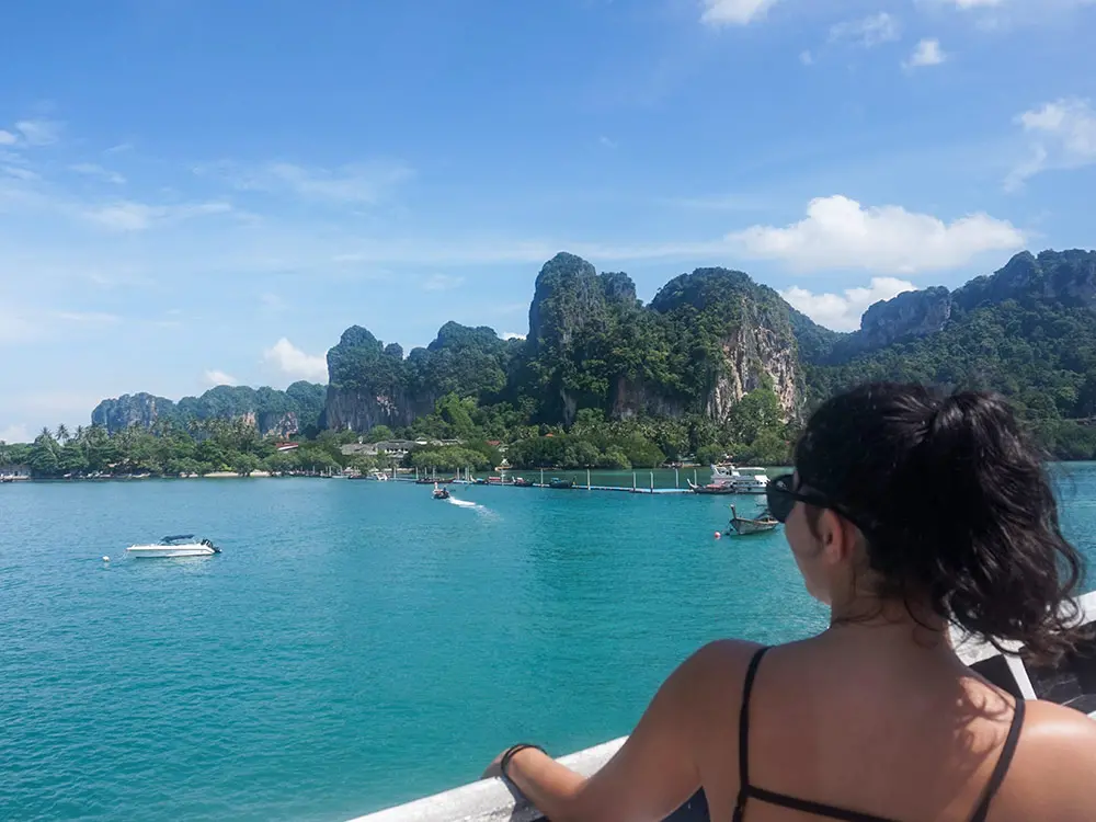 Learn how to plan a trip to Thailand with this post! Documentation tips, tickets, expenses and sample itinerary!