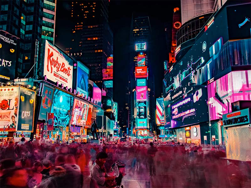 Times Square a noite! Montando seu roteiro por Nova York? Então confira esse post e veja o que você não pode perder na cidade!