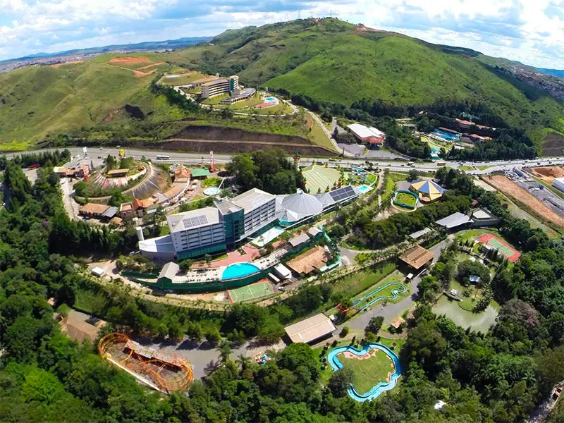 Poços de Caldas is close to São Paulo and a great destination option for traveling in winter! Check out this and other cold places in Brazil in this post!