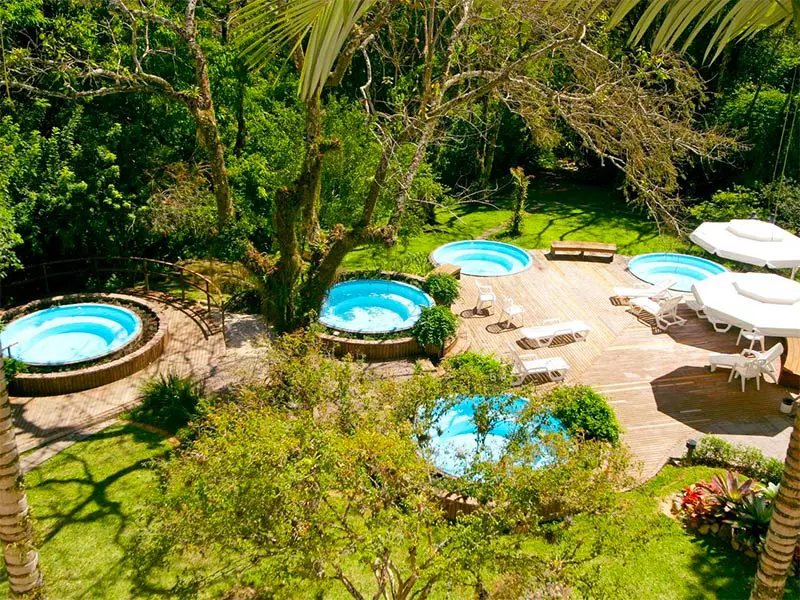 Do you want to enjoy some thermal waters this winter? How about visiting Caldas da Imperatriz? Check out this and other cool places to travel in Brazil in this post!