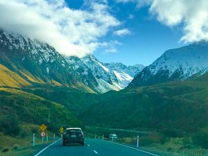 Vai fazer uma viagem de carro? Então leia esse post com 7 dicas essenciais, sugestões de como montar seu roteiro e melhores destinos para sua aventura!