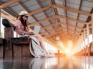 Descubra como viajar barato pelo mundo com esses 18 sites incríveis que vão te ajudar a economizar!
